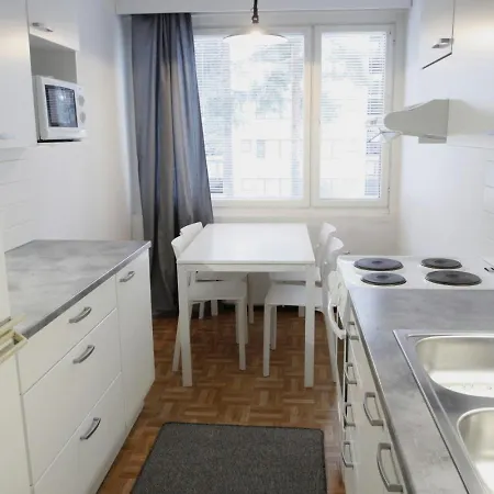 Huoneisto Spacious For 6