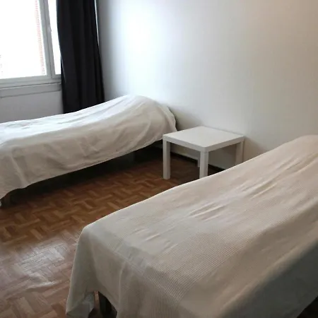 Huoneisto Spacious For 6